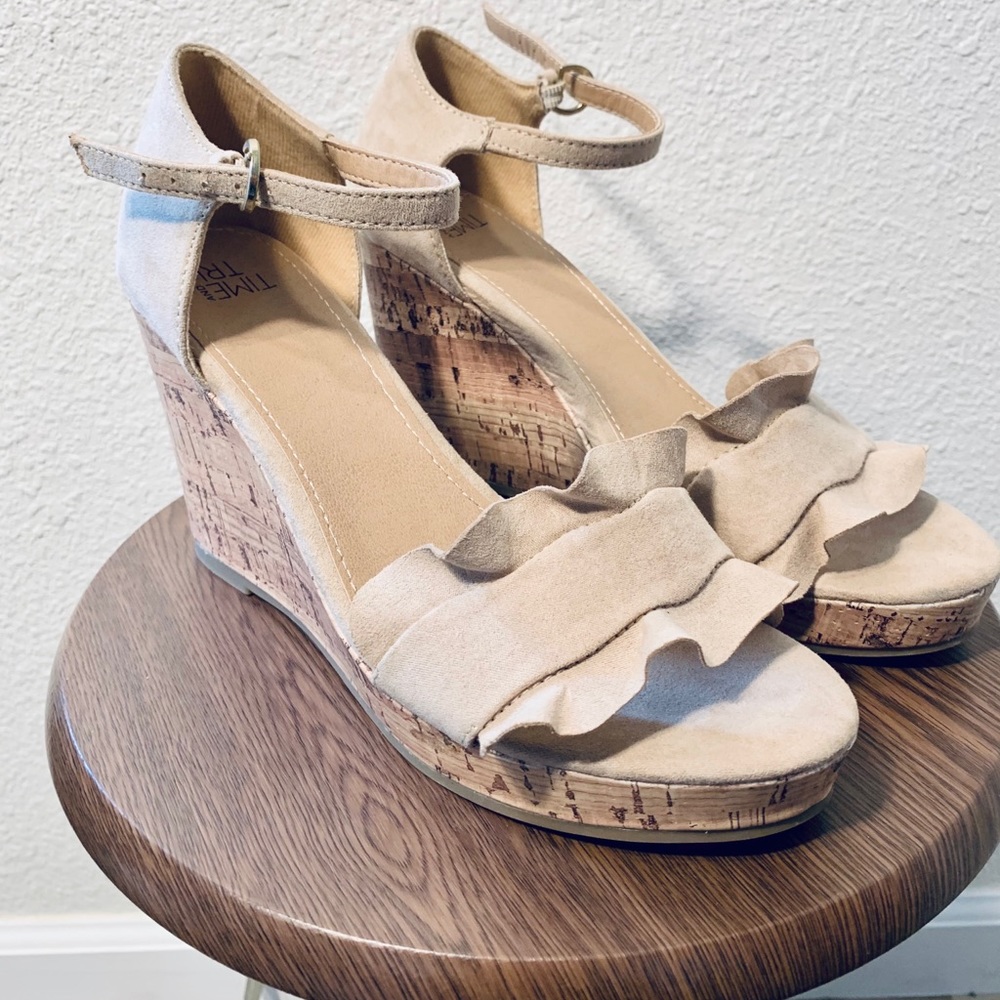 Tan ruffled wedge sandals